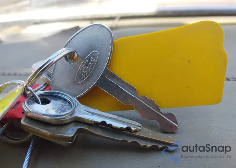 1982 Ford Mustang z USA, uszkodzony, nr VIN 1FABP10D9CF145395